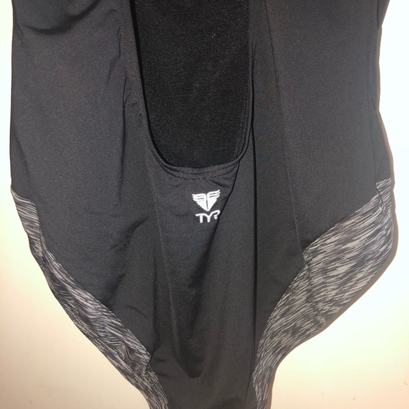 NEW XL TYR Women’s Bathing suit Swimsuit  14 / 16 - Picture 6 of 11